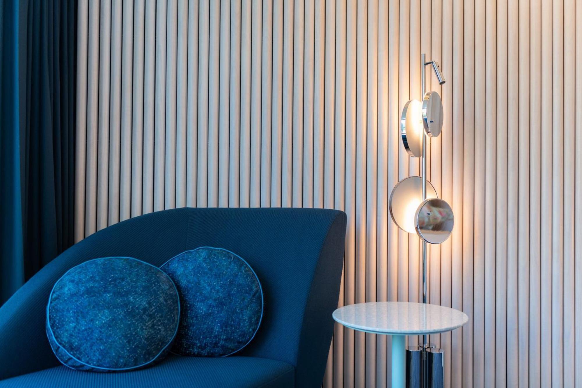 Hotel W Sydney Exterior foto A floor lamp